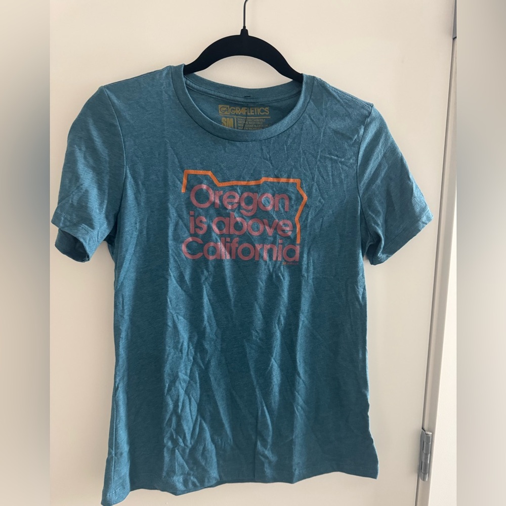 Teal Graphic Tee - "Oregon is above California" size small